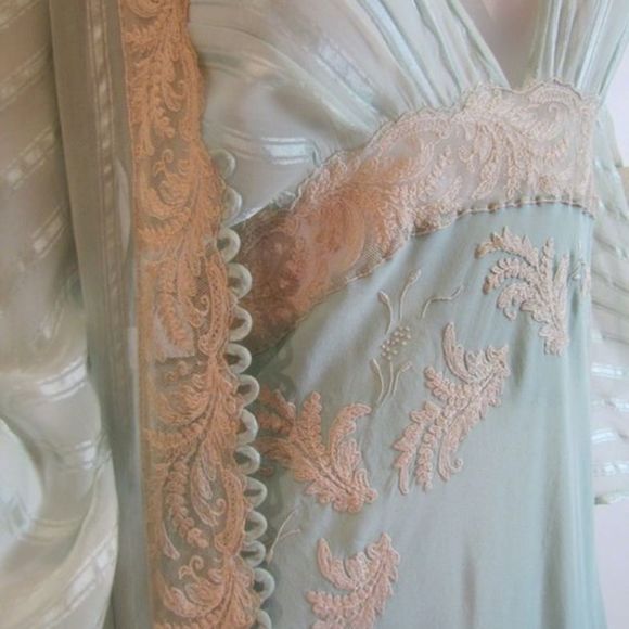 SOLD 1930’s Bridal Trousseau 100% Silk Peignoir Set Nightgown Robe Art to Wear - Picture 4 of 8